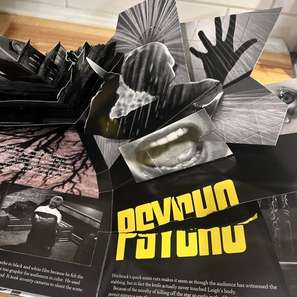 Alfred Hitchcock : The Master of Suspense: A Pop-Up Book by Kees Moerbeek - Picture 6 of 11